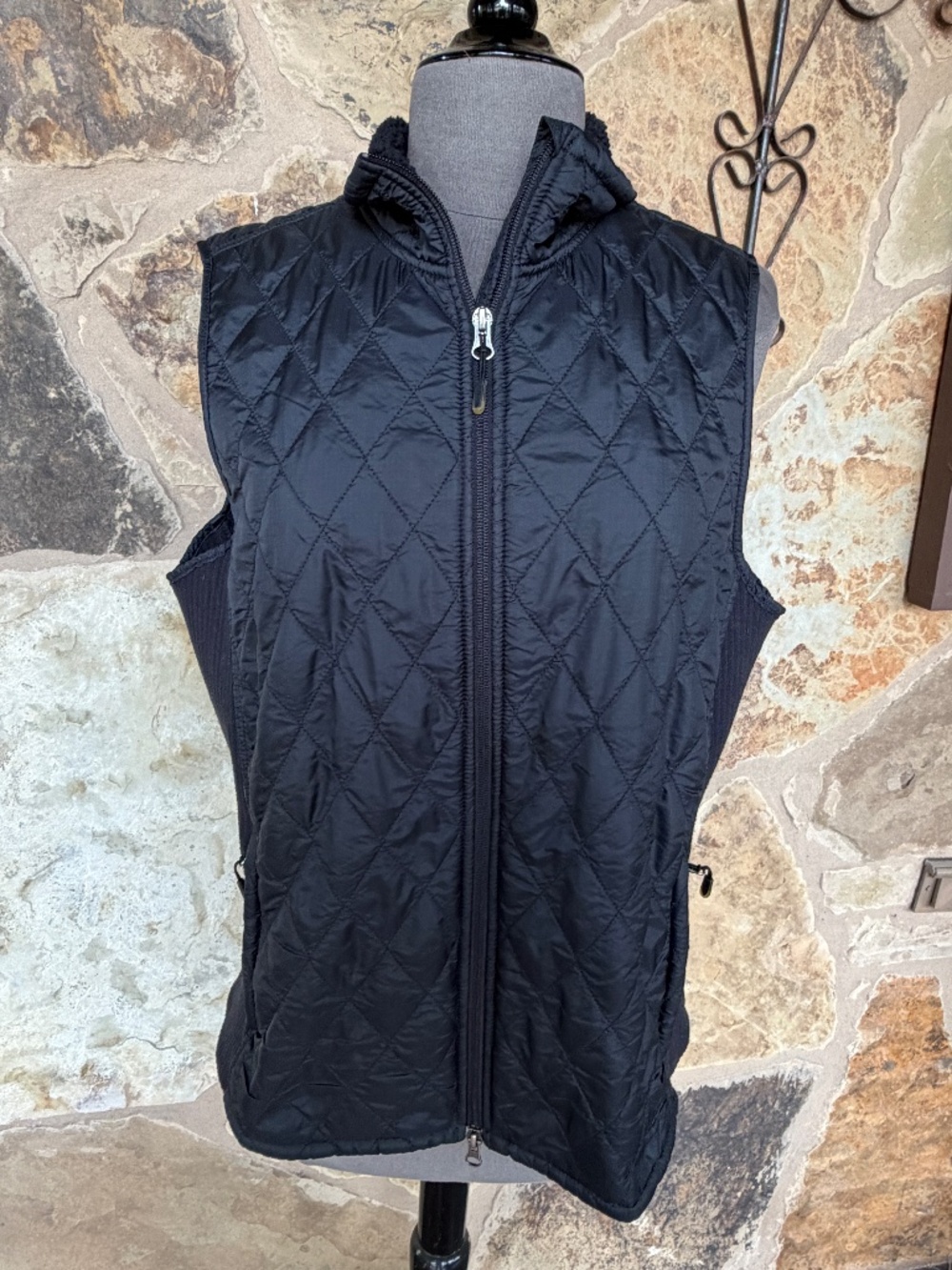 L.L. Bean Quilted Sleeveless Vest - Full Zip - Black Size XL